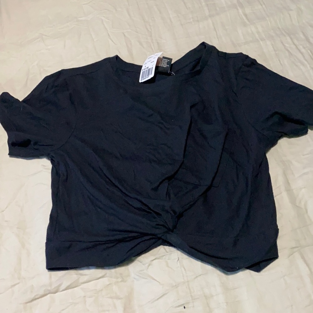Forever 21 cropped knot front top